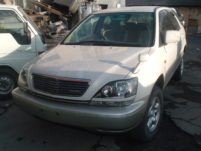 1998 Toyota Harrier Pictures