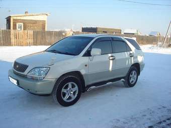 1998 Toyota Harrier Pictures