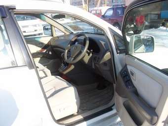 1998 Toyota Harrier Images