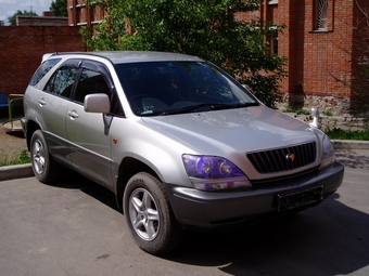 1999 Toyota Harrier