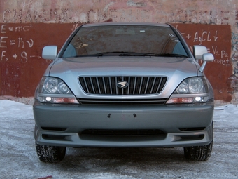 1999 Toyota Harrier