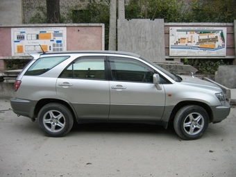 1999 Toyota Harrier