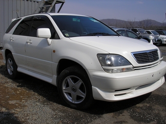 1999 Toyota Harrier