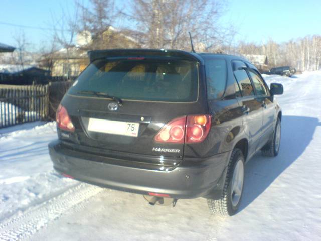 1999 Toyota Harrier