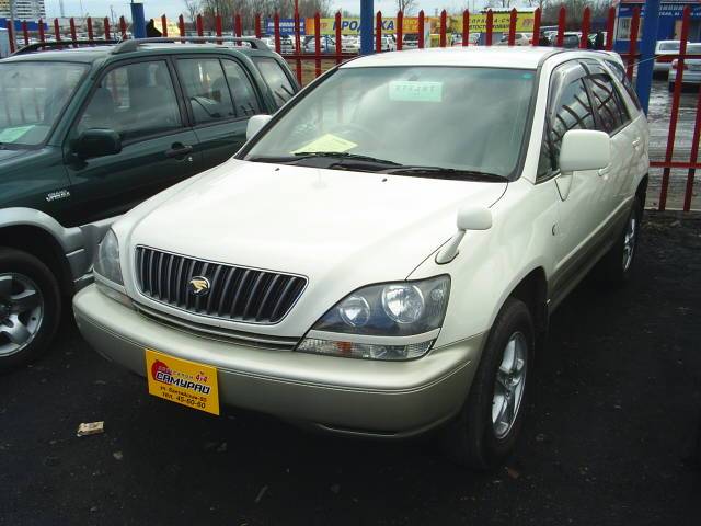 1999 Toyota Harrier