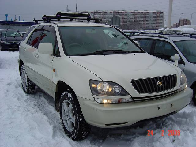 1999 Toyota Harrier