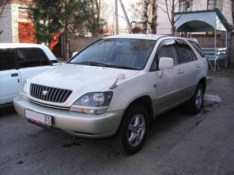 1999 Toyota Harrier