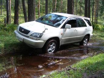 1999 Toyota Harrier