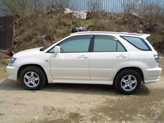 1999 Toyota Harrier