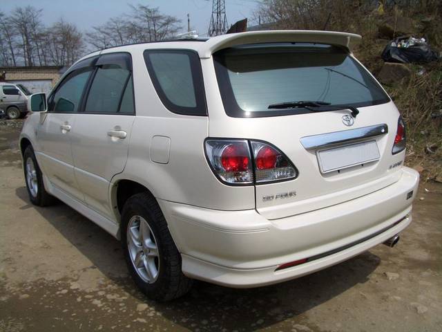 1999 Toyota Harrier