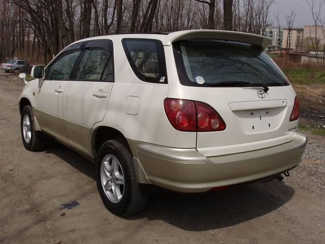 1999 Toyota Harrier