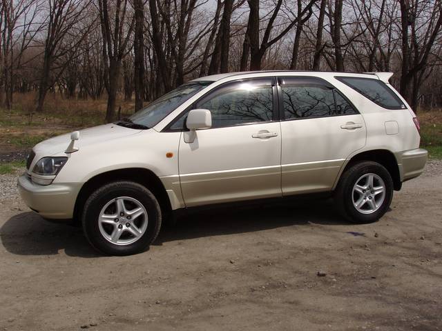 1999 Toyota Harrier