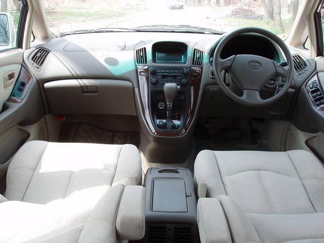 1999 Toyota Harrier