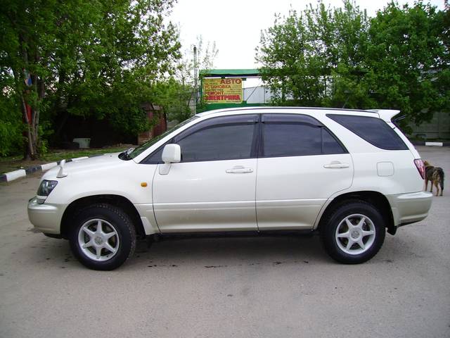 1999 Toyota Harrier