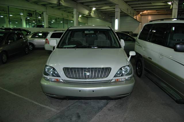 1999 Toyota Harrier