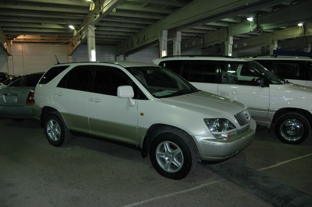 1999 Toyota Harrier