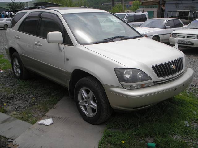 1999 Toyota Harrier