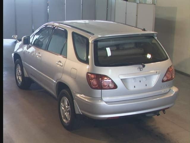 1999 Toyota Harrier