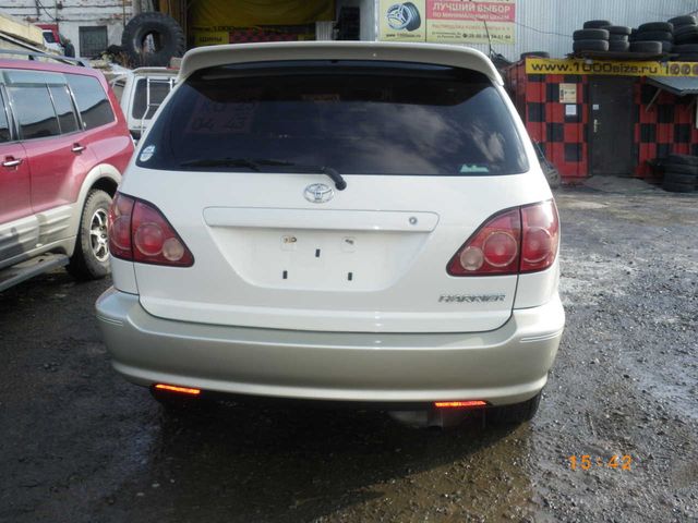 1999 Toyota Harrier
