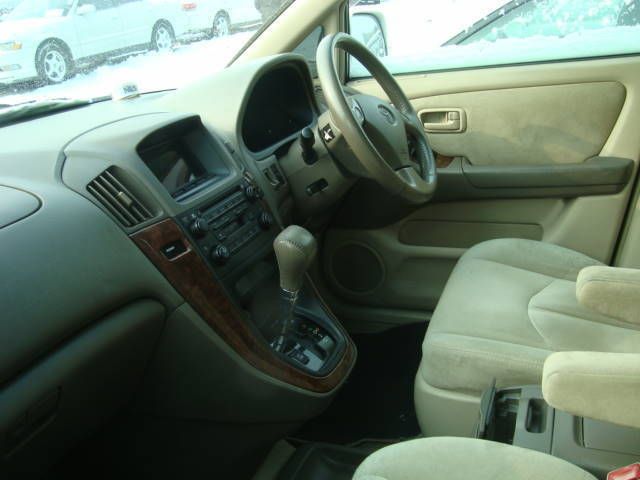 1999 Toyota Harrier