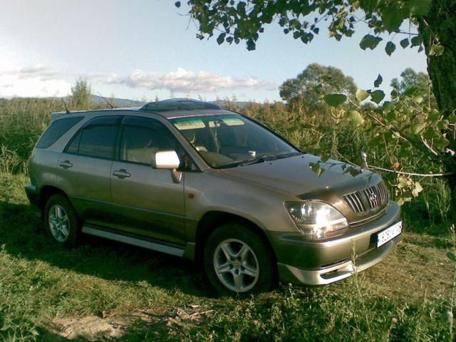 1999 Toyota Harrier