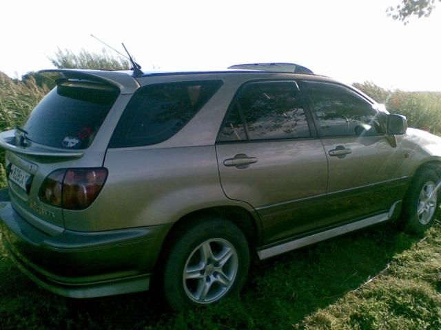 1999 Toyota Harrier