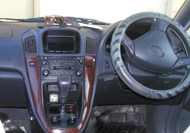 1999 Toyota Harrier