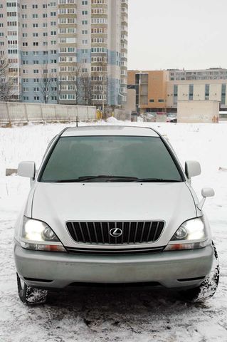1999 Toyota Harrier