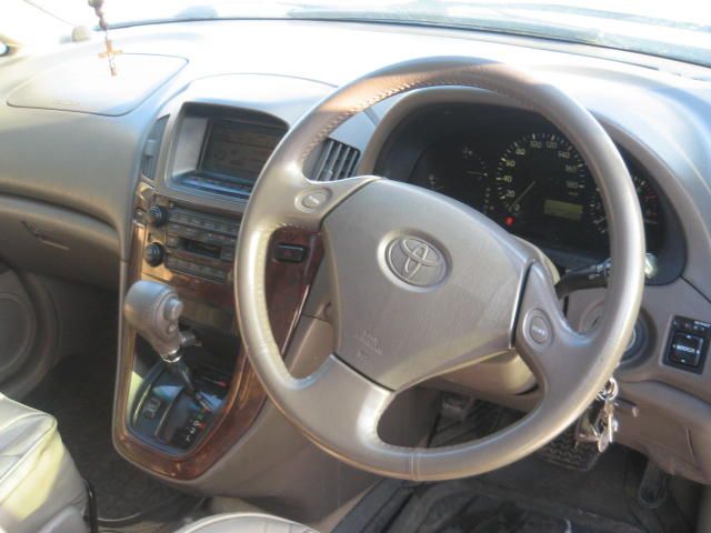 1999 Toyota Harrier