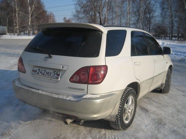 1999 Toyota Harrier