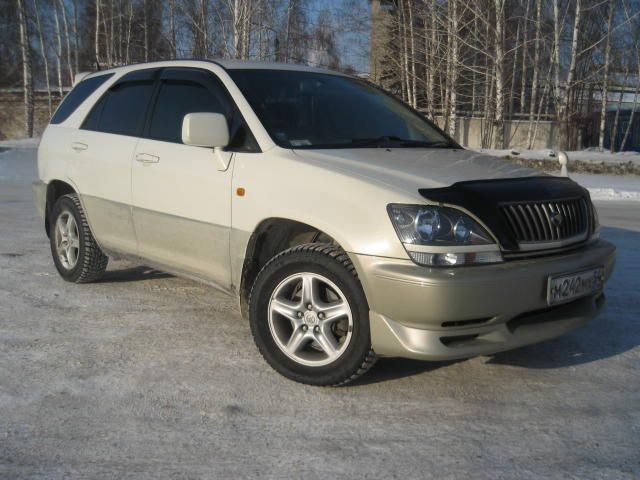1999 Toyota Harrier