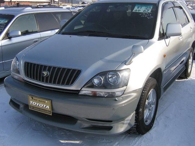 1999 Toyota Harrier