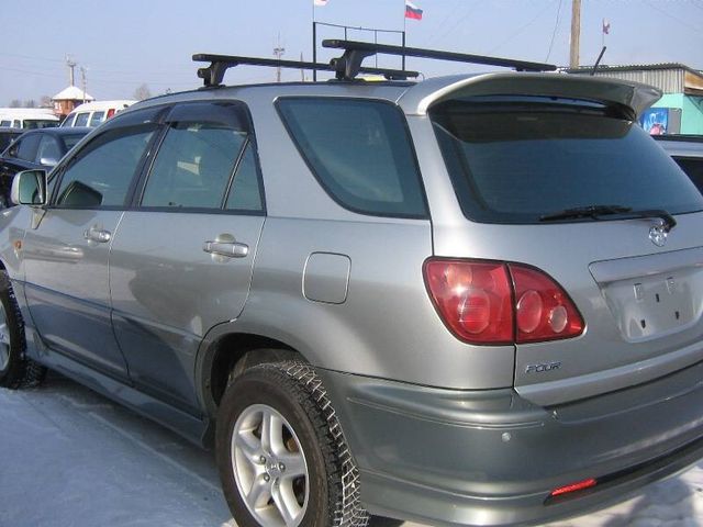 1999 Toyota Harrier