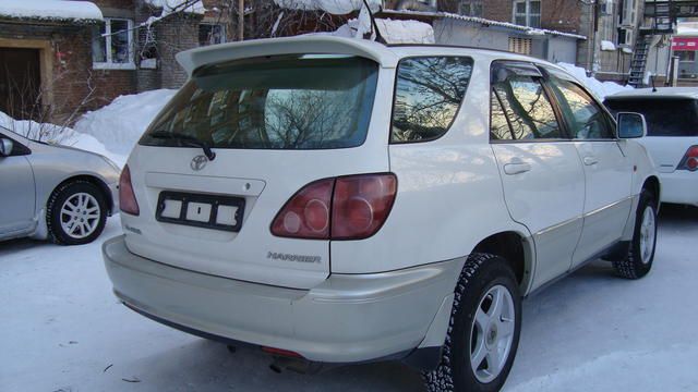 1999 Toyota Harrier