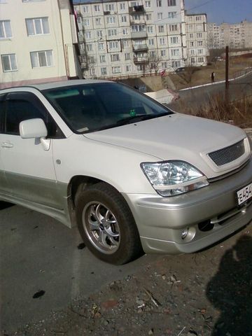 1999 Toyota Harrier