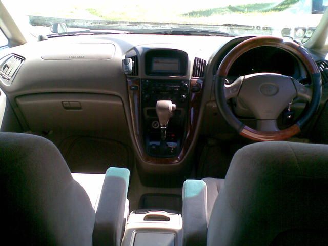 1999 Toyota Harrier
