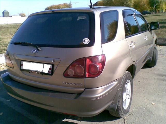 1999 Toyota Harrier