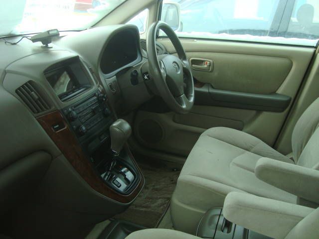 1999 Toyota Harrier
