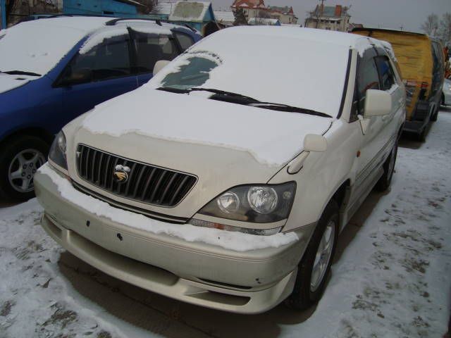 1999 Toyota Harrier