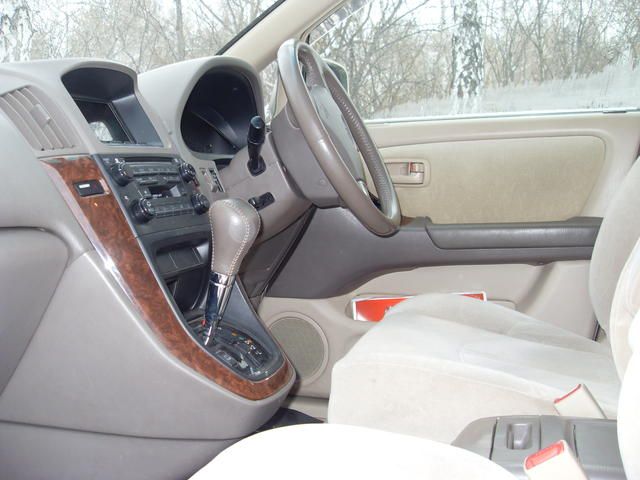 1999 Toyota Harrier