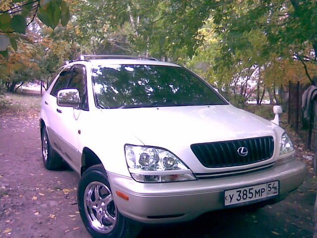 1999 Toyota Harrier