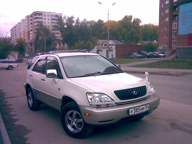 1999 Toyota Harrier