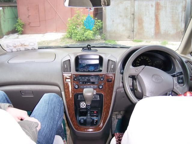 1999 Toyota Harrier
