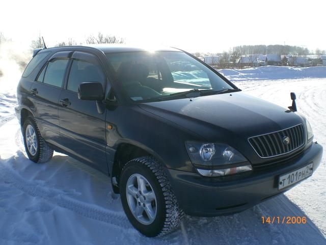 1999 Toyota Harrier