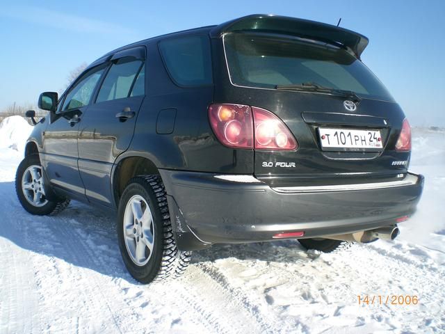 1999 Toyota Harrier