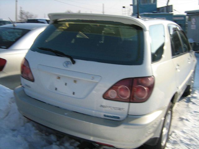 1999 Toyota Harrier