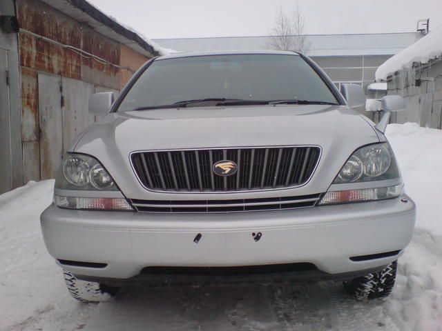 1999 Toyota Harrier