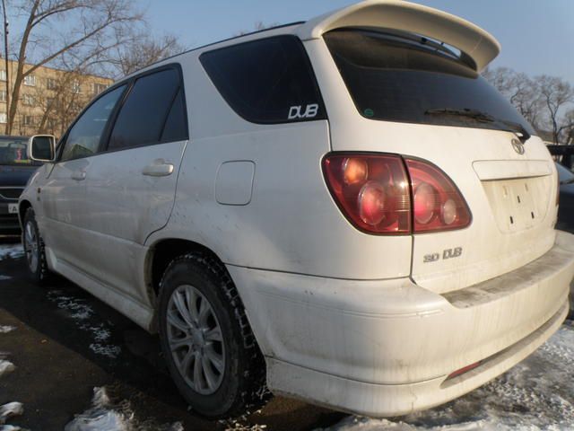 1999 Toyota Harrier