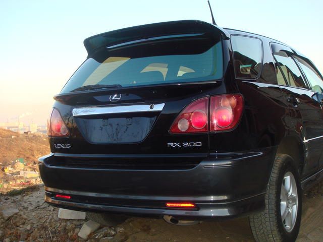 1999 Toyota Harrier