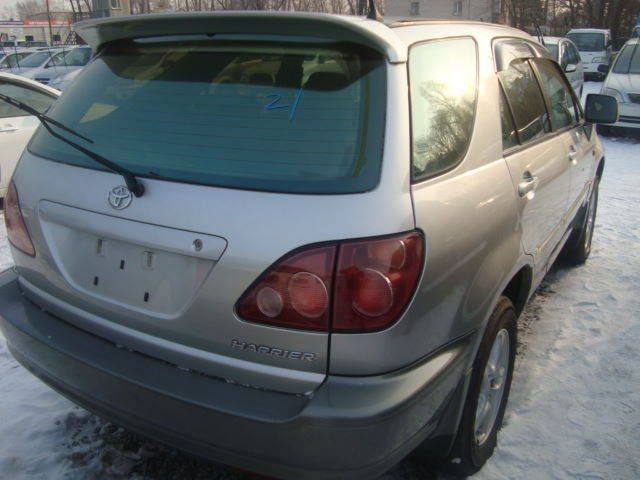 1999 Toyota Harrier